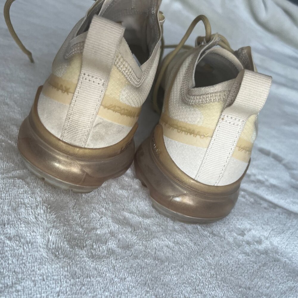 NIke sneakers - Picture 3 of 6